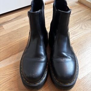 2976 Doc Marten Smooth Leather Platform Chelsea Boots